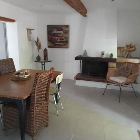 Villa La Ferme Des Oliviers Solliès-Pont Esterno foto