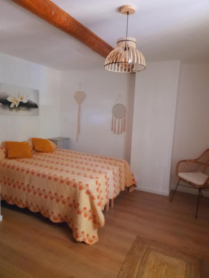 Villa La Ferme Des Oliviers Solliès-Pont Esterno foto